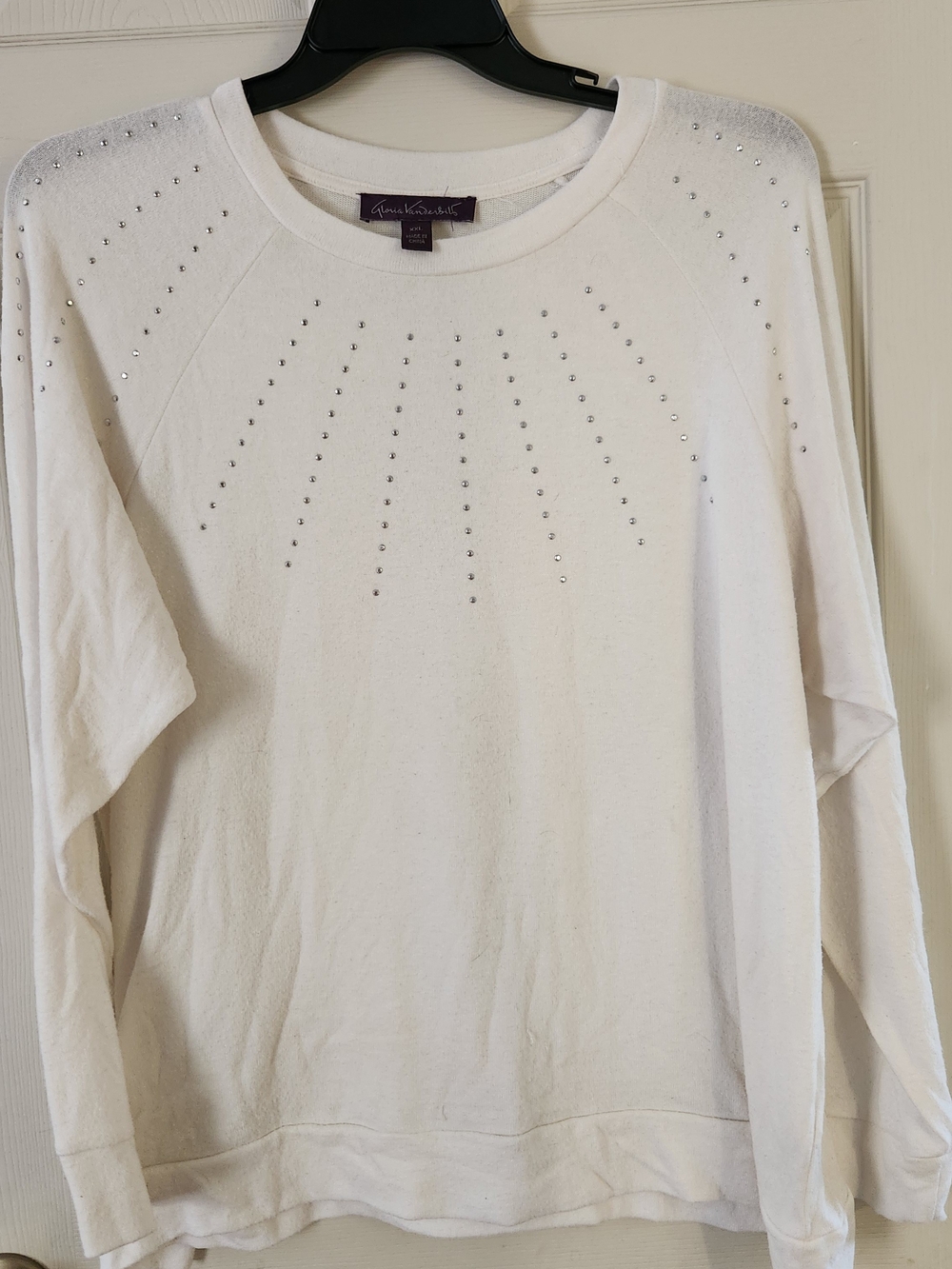 Gloria Vanderbilt White Crewneck Sweatshirt with Rhinestone Rays